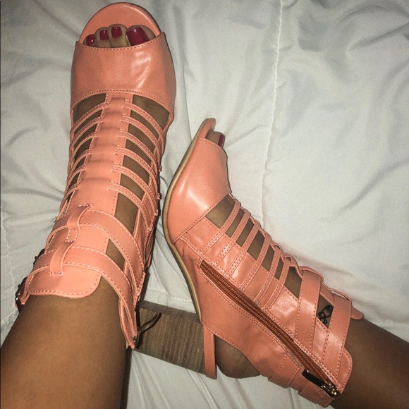 Coral heels - Picture 3 of 3